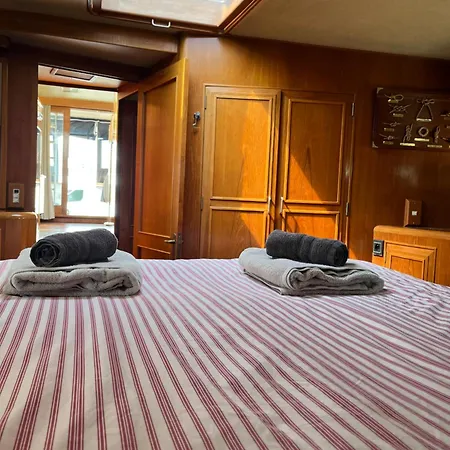 Botel Yacht Moineau Vi