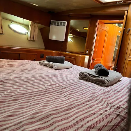 Yacht Moineau Vi 船屋 *