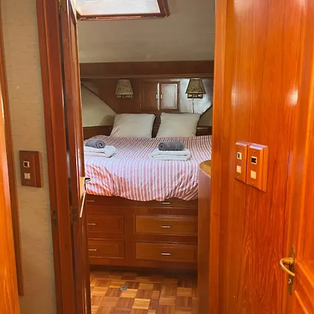 船屋 Yacht Moineau Vi