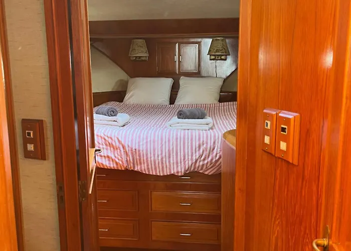 Botel Yacht Moineau Vi