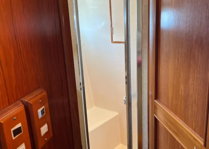 Yacht Moineau Vi 보트호텔 *